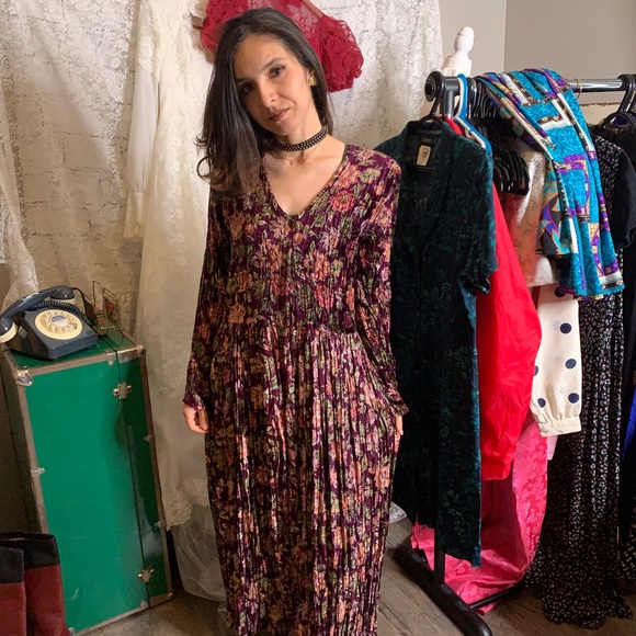 90s Grunge Crinkle Velvet Floral Maxi-Dress - Picture 2 of 4